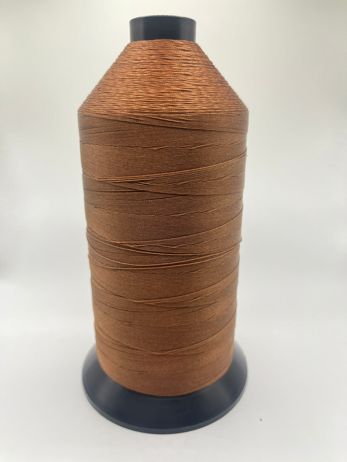 92 Tex 90 Outdoor Pro Poly Bonded 1 lb. 6000YD Color 7762 Nutmeg